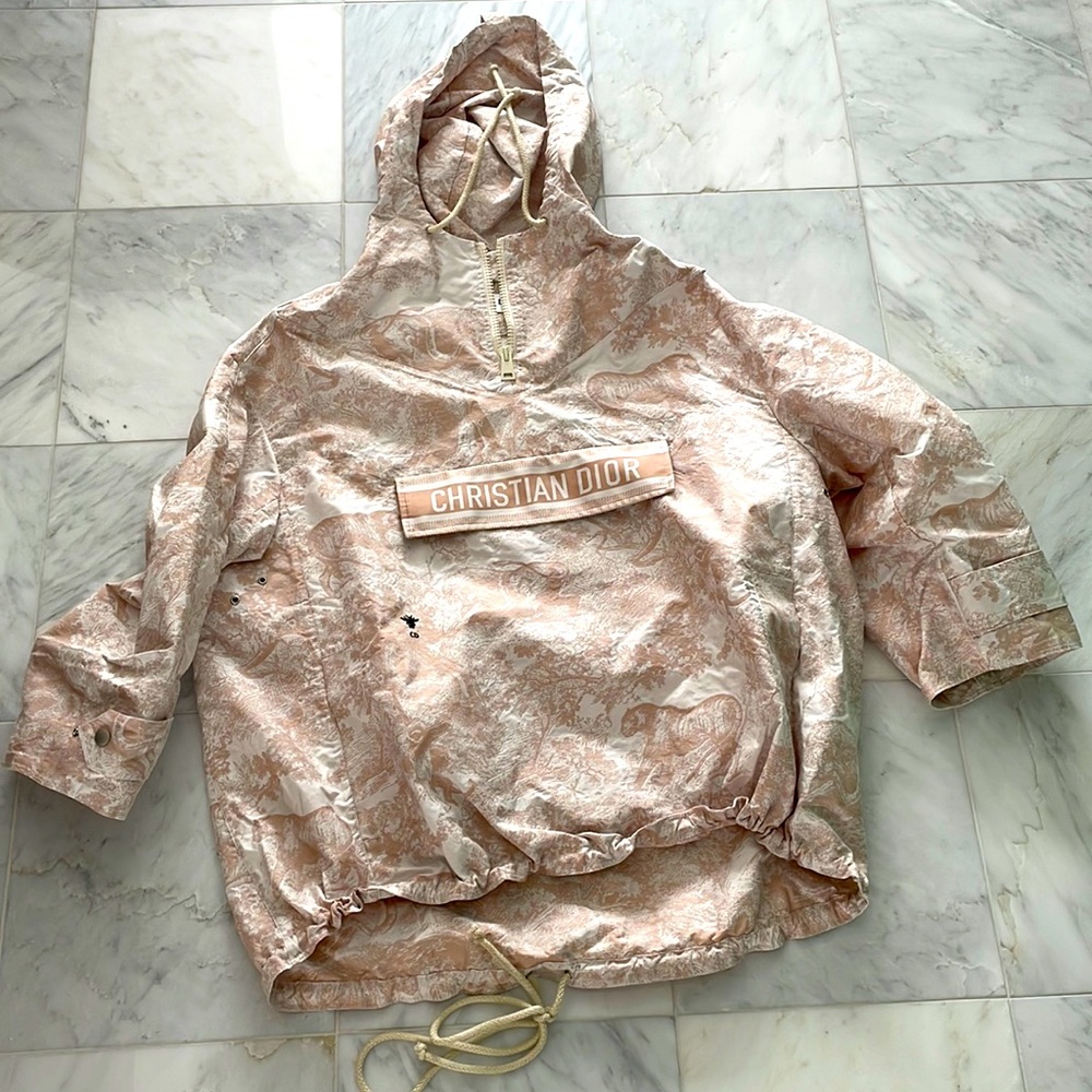 Christian Dior pull-over coat.